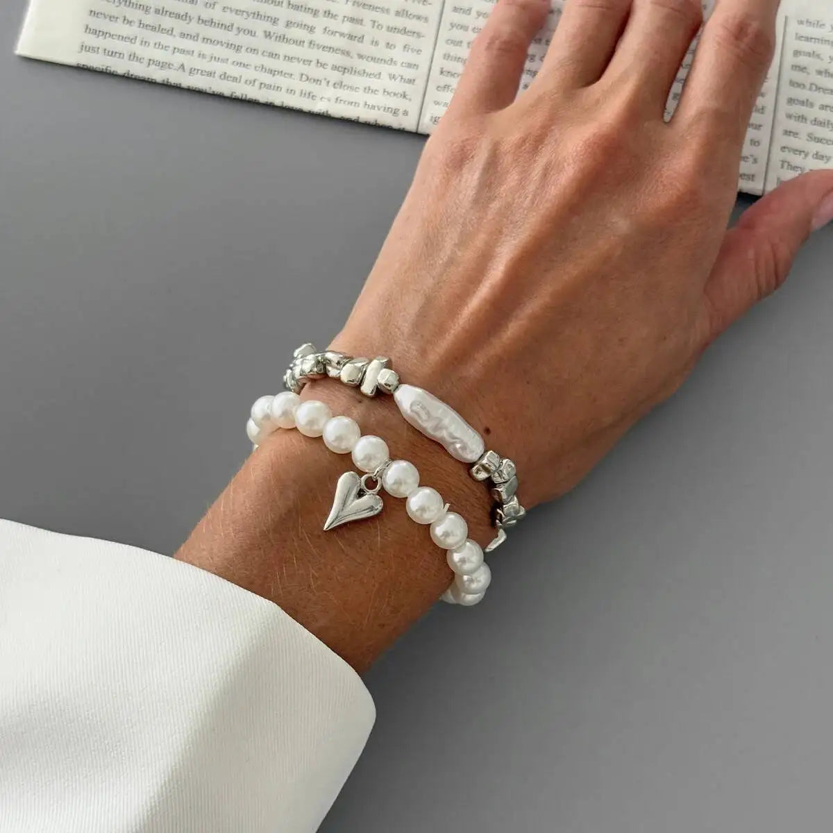Aurelia™ 2er-Set Elegante Perlenarmbänder – Modeschmuck-Armband mit Herzanhänger